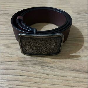 Women’s brown leather belt